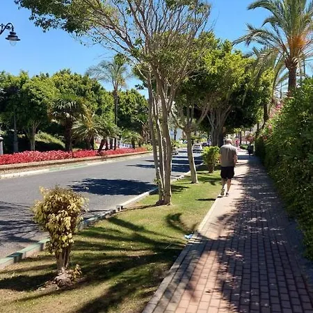 Puerto Paraiso Port Εστεπόνα