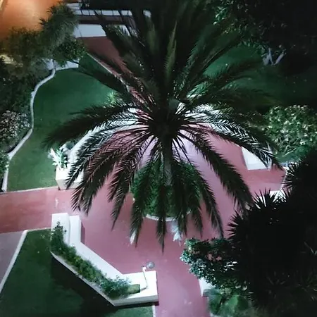 Puerto Paraiso Port 에스테포나