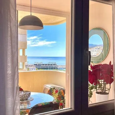 Puerto Paraiso Port *