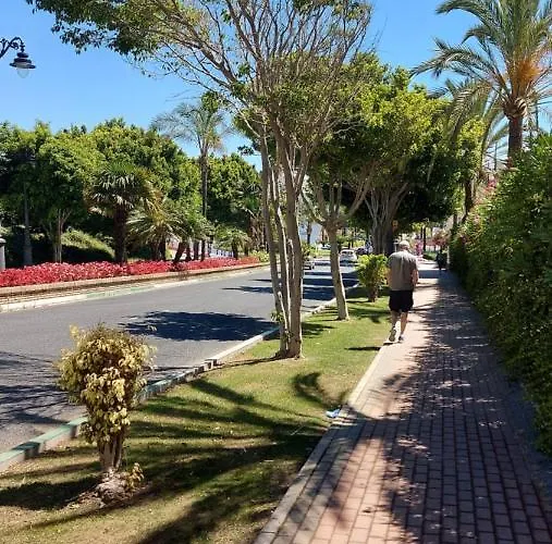 Puerto Paraiso Port אסטפונה