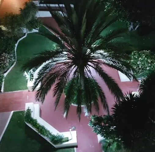 Puerto Paraiso Port אסטפונה