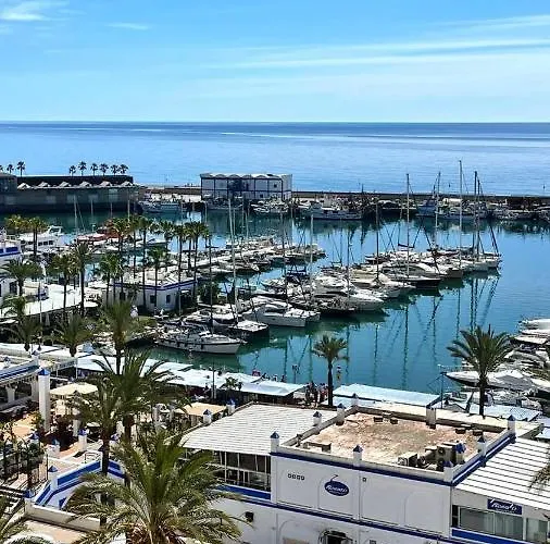 Puerto Paraiso Port *