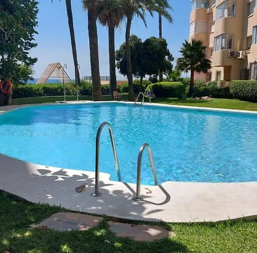 Puerto Paraiso Port *